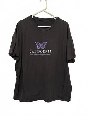 Casual Black California Butterfly Graphic T-Shirt (Tag Missing Size Approx L-XL)